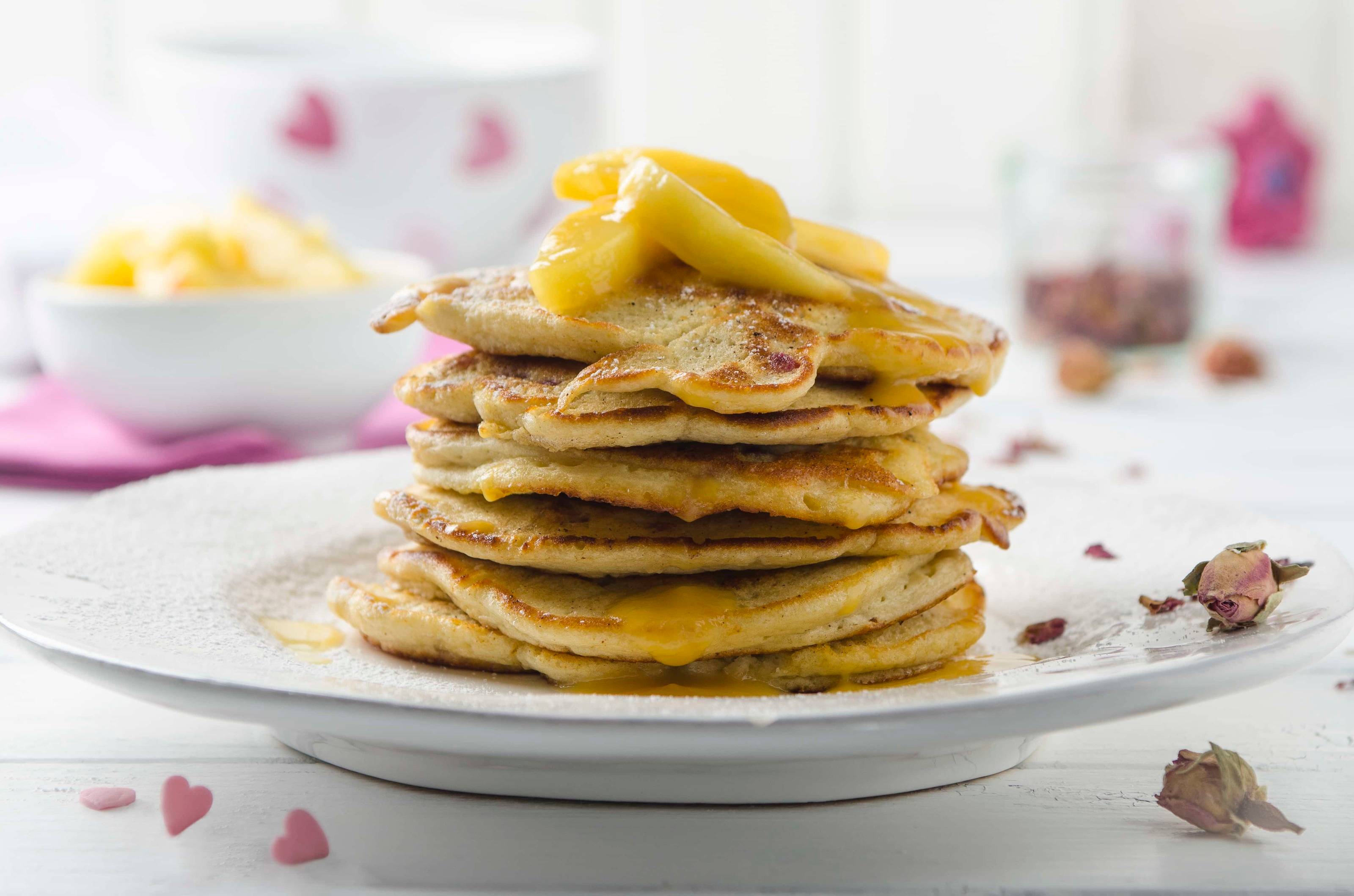 Granatapfel-Pancakes mit karamellisierten Äpfeln Rezept