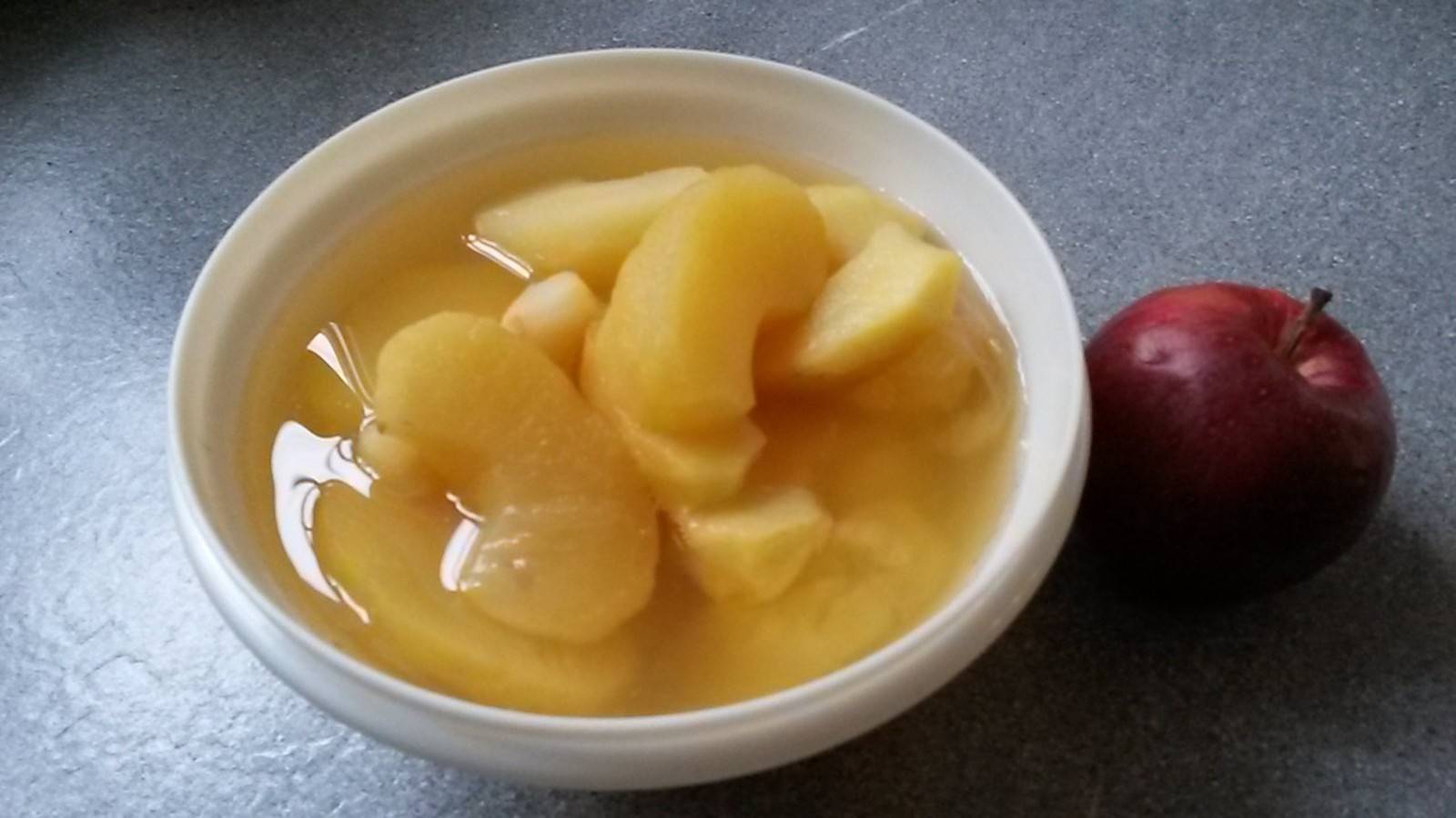 Apfelkompott mit Mandarinensaft Rezept - ichkoche.de