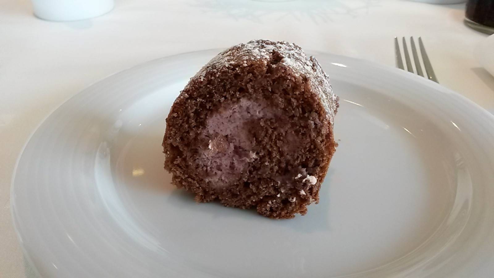 Schokoroulade mit Brombeercreme Rezept - ichkoche.at Schokoroulade mit Brombeercreme Rezept - ichkoche.at