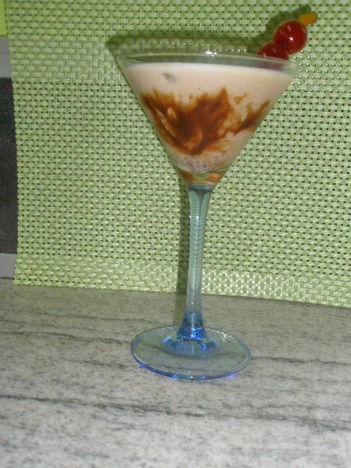 Schwarzer Peter Cocktail Rezept - ichkoche.de