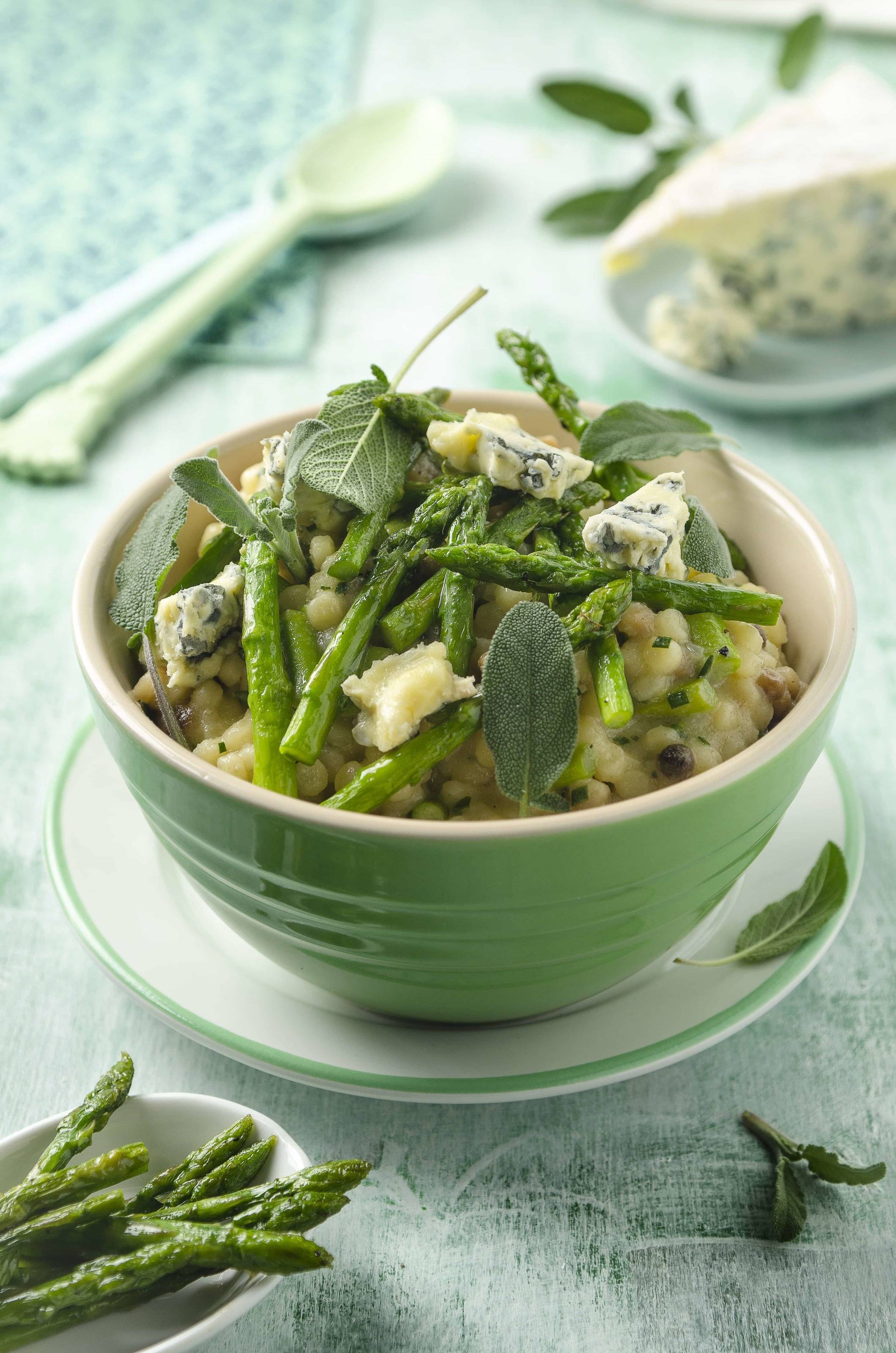Fregola Sarda-Risotto mit Spargel und Gorgonzola Rezept