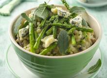 Fregola Sarda-Risotto mit Spargel und Gorgonzola Fregola Sarda-Risotto mit Spargel und Gorgonzola