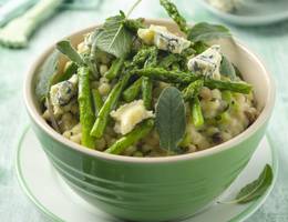 Fregola Sarda-Risotto mit Spargel und Gorgonzola Fregola Sarda-Risotto mit Spargel und Gorgonzola