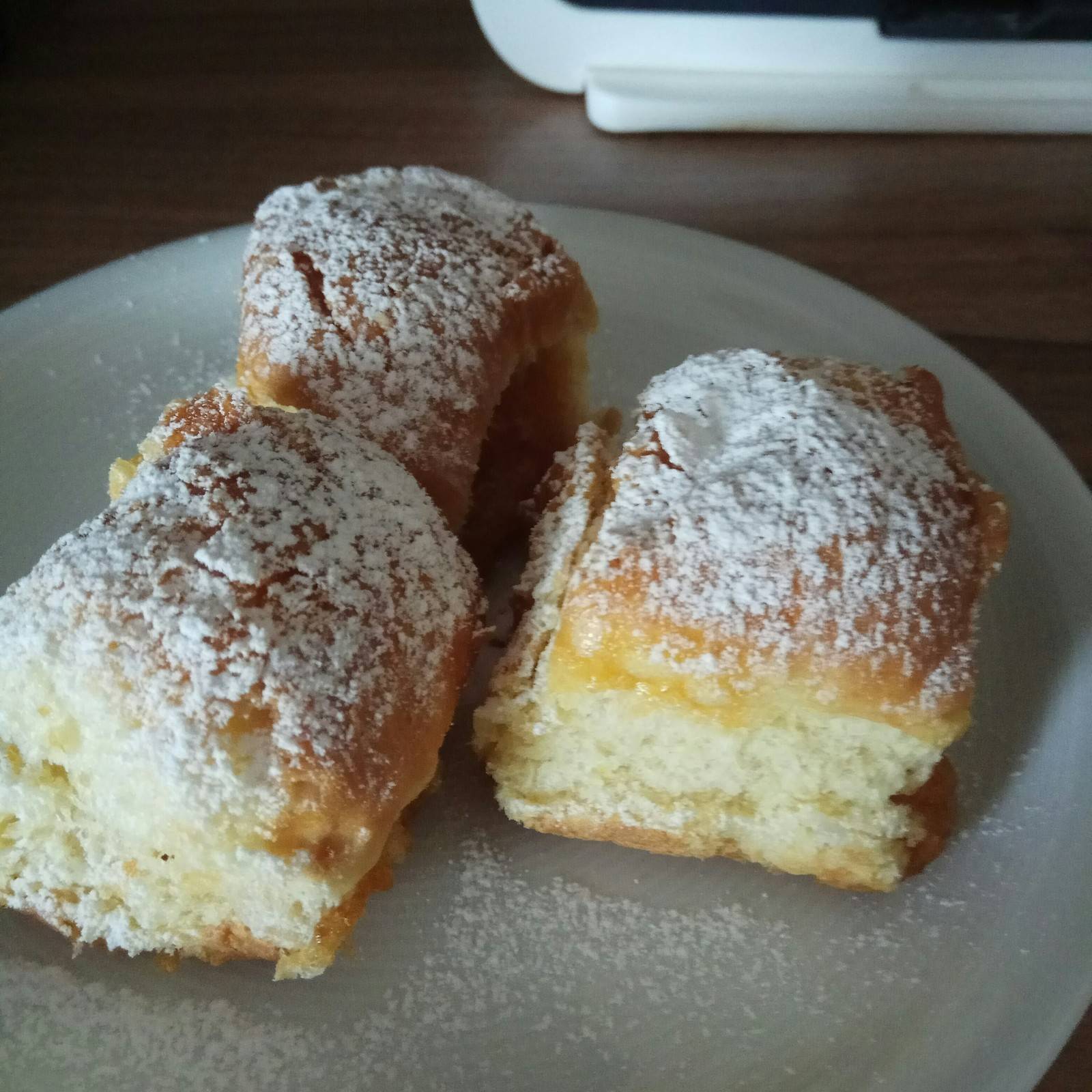 Dukatenbuchteln mit Vanillesauce