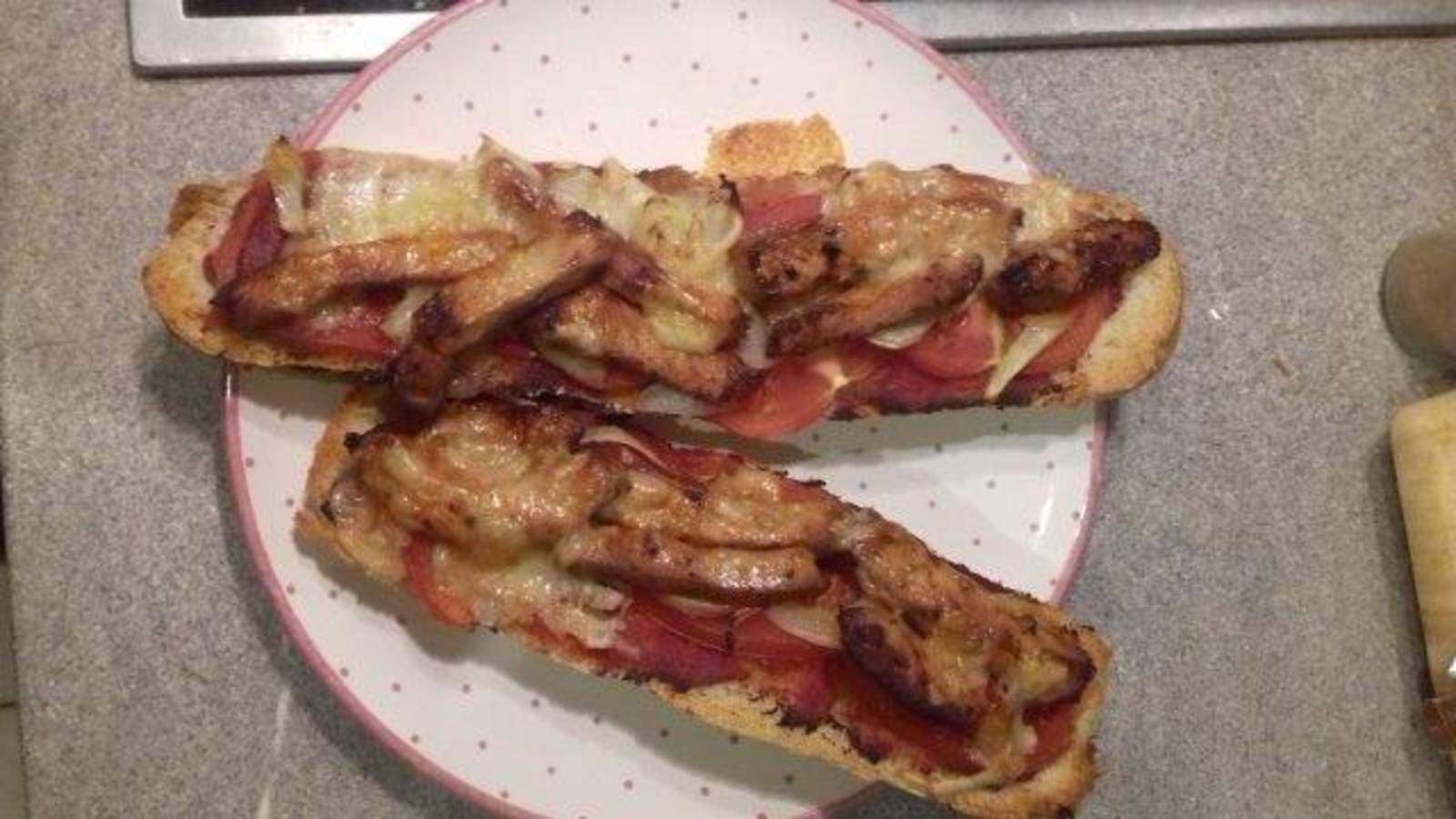 Überbackene Steaksandwich Rezept - ichkoche.ch Überbackene Steaksandwich Rezept - ichkoche.ch