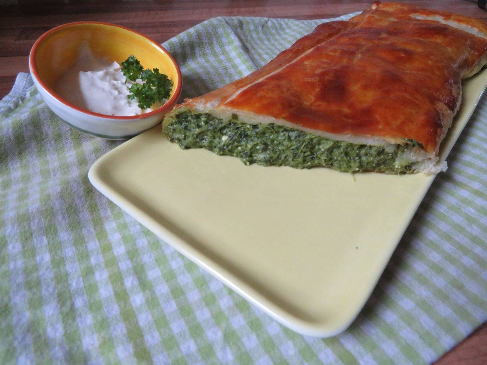 Spinat-Bärlauchstrudel mit Feta Rezept - ichkoche