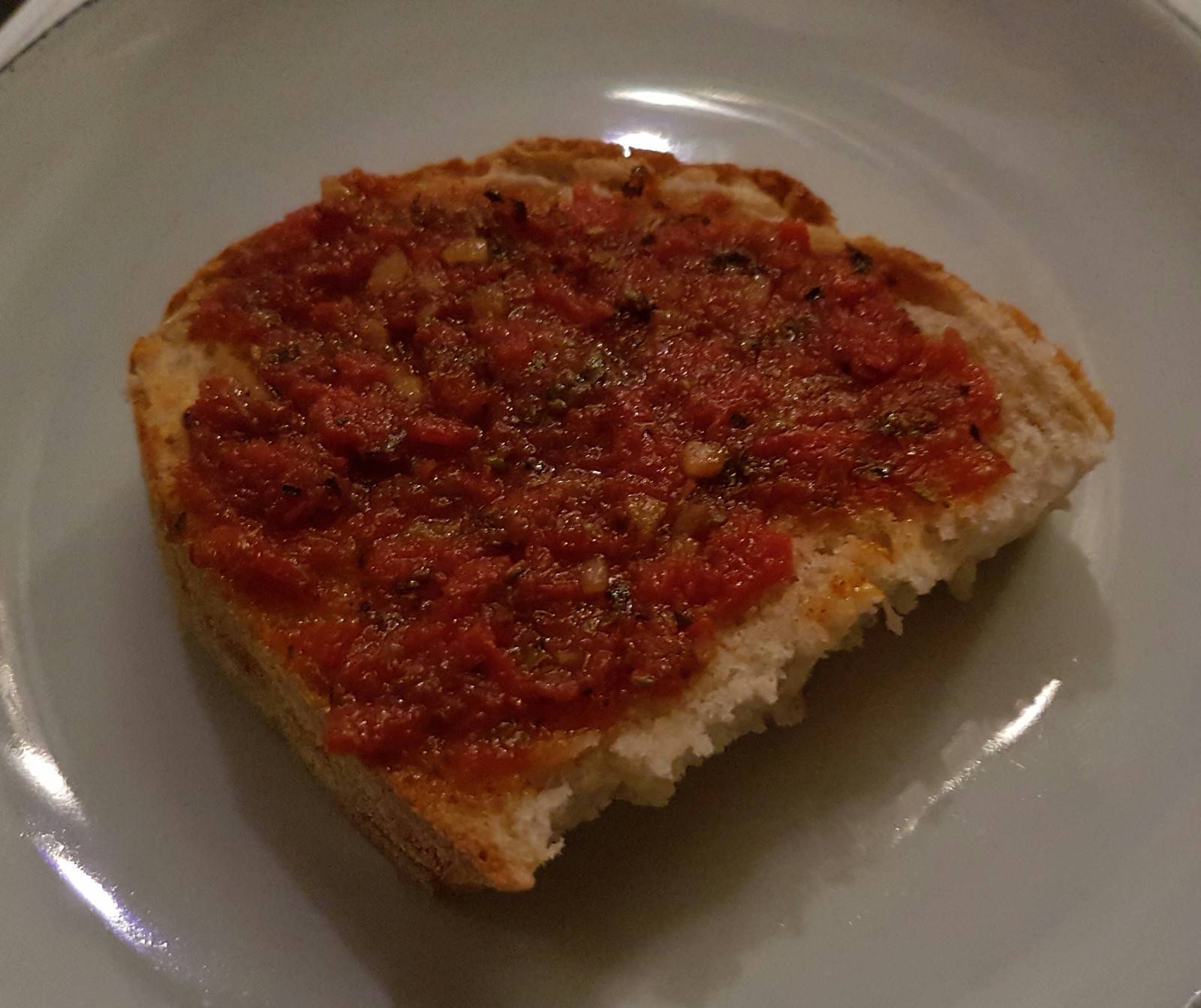 Pesto aus Basilikum, Fenchel und geröstetem Paprika Rezept - ichkoche.at Pesto aus Basilikum, Fenchel und geröstetem Paprika Rezept - ichkoche.at