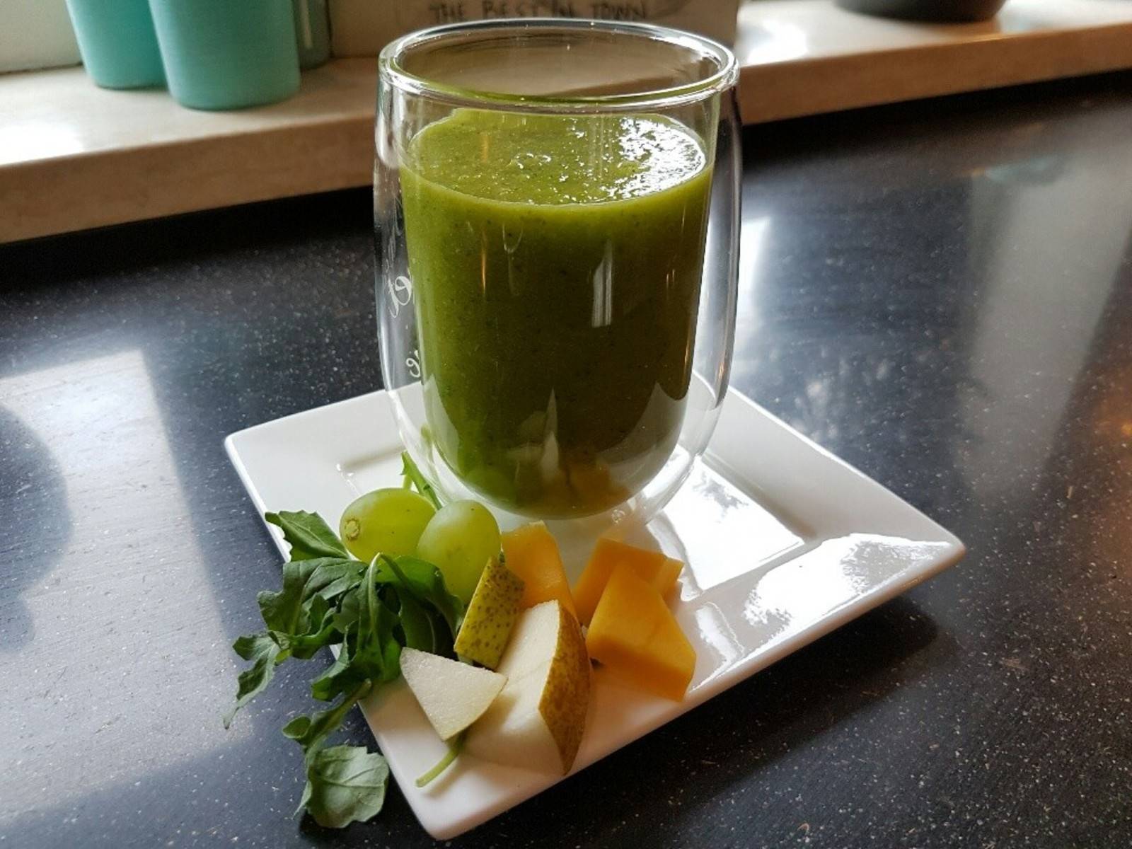 Rucola-Obst-Smoothie Rezept - ichkoche.de Rucola-Obst-Smoothie Rezept - ichkoche.de