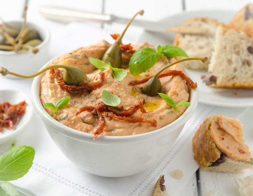 Tomaten-Kapern-Hummus Tomaten-Kapern-Hummus
