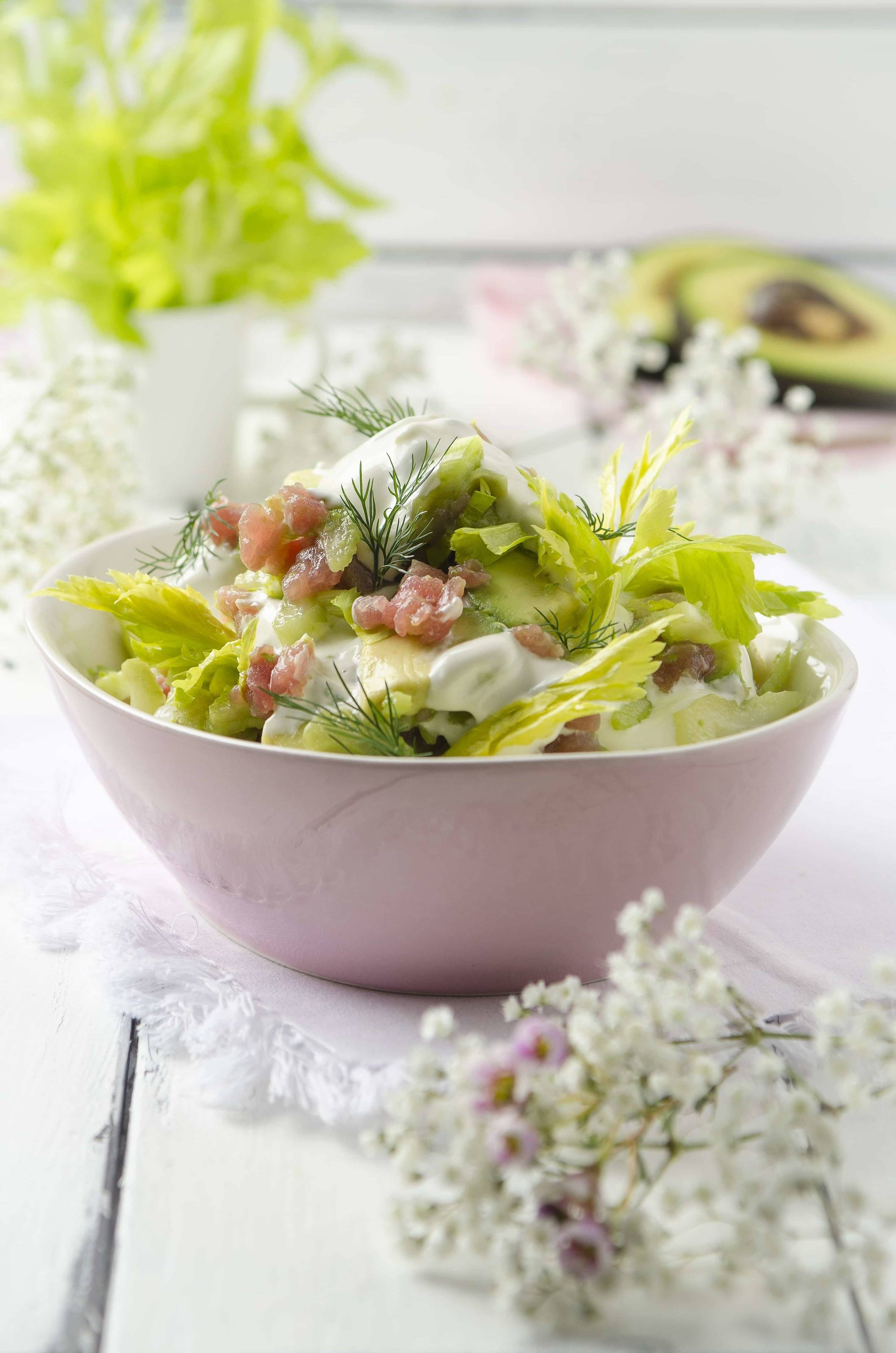 Avocado-Stangensellerie-Salat
