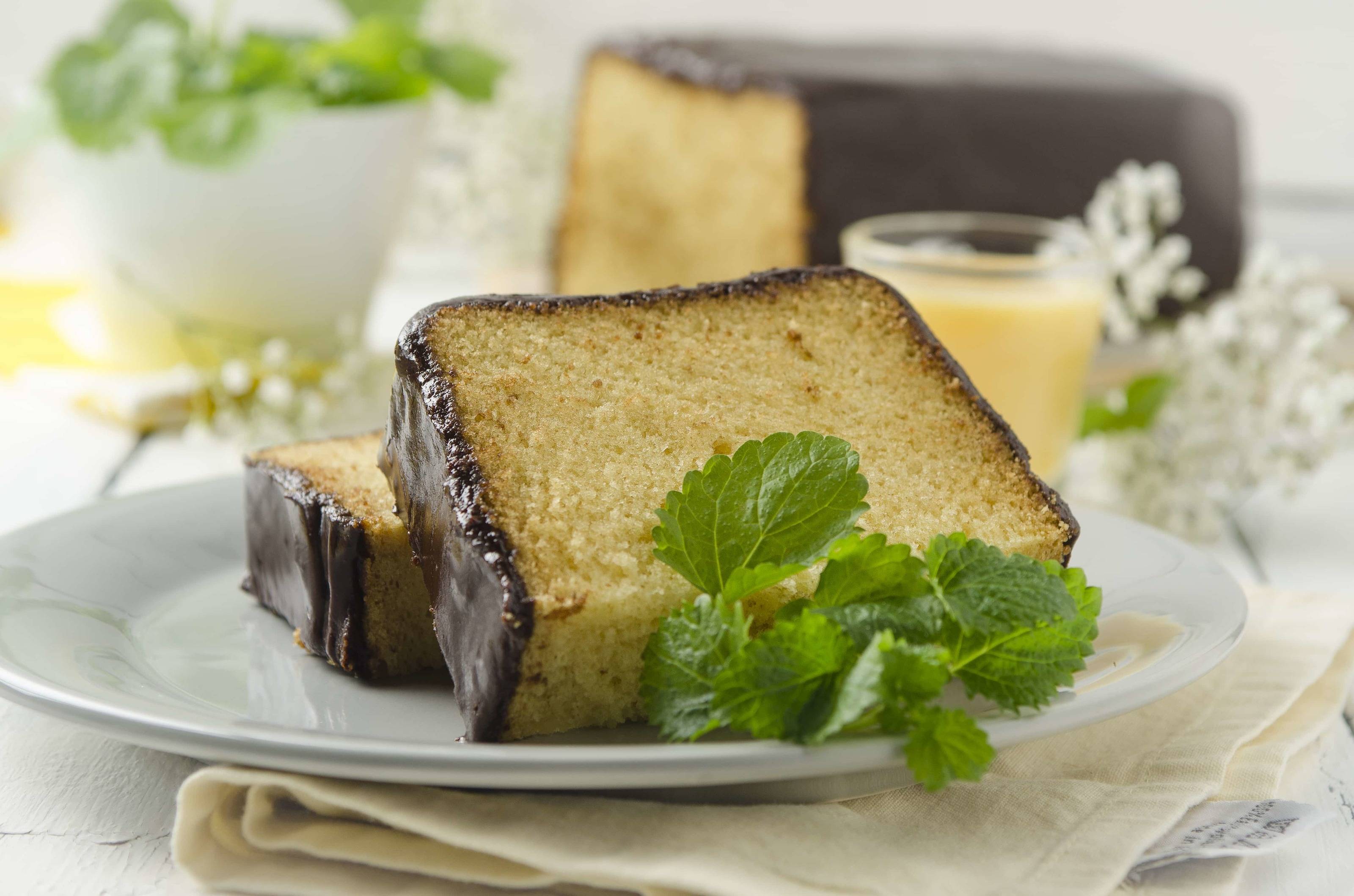 Eierlikör-Sandkuchen 