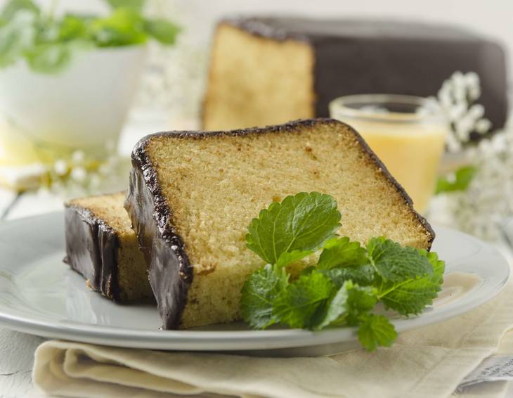 Eierlikör-Sandkuchen Eierlikör-Sandkuchen