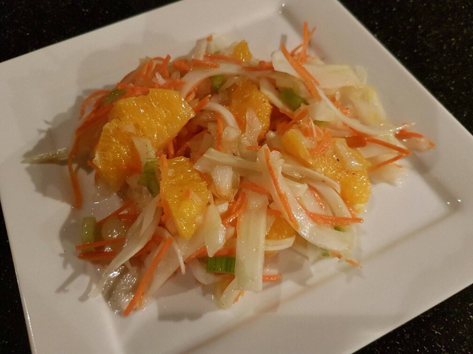 Fenchelsalat mit Orangen und Karotten Rezept - ichkoche.at