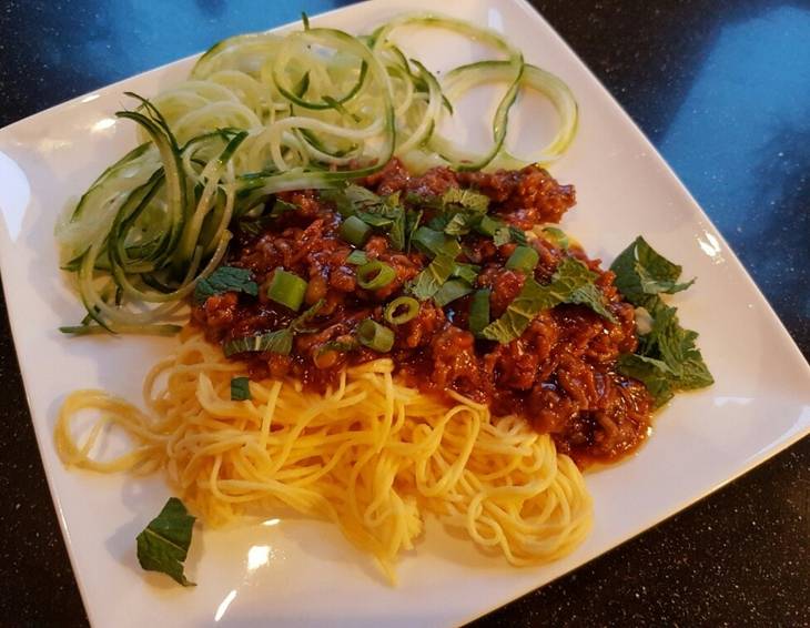 Chinesische Nudeln a la Bolognese Chinesische Nudeln a la Bolognese