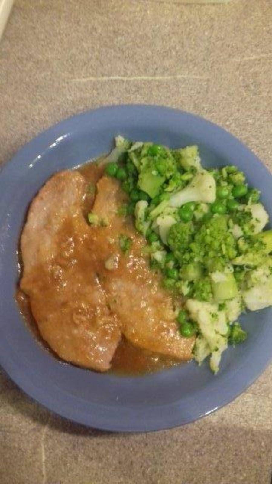 Saftschnitzel mit Brokoligemüse