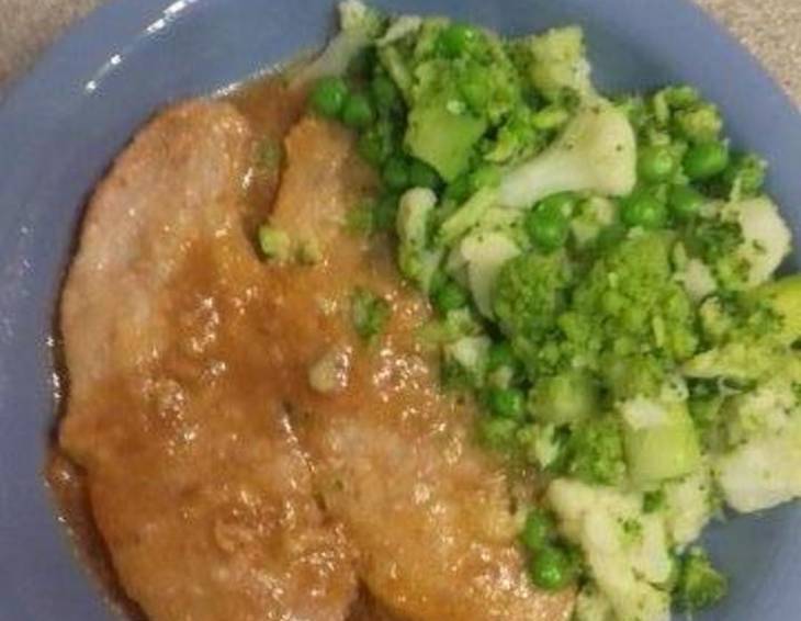 Saftschnitzel mit Brokoligemüse