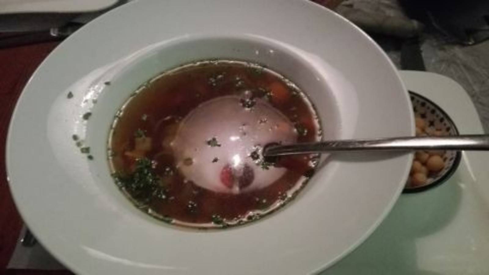 Klare Ochsenschwanzsuppe Rezept - ichkoche.de Klare Ochsenschwanzsuppe Rezept - ichkoche.de