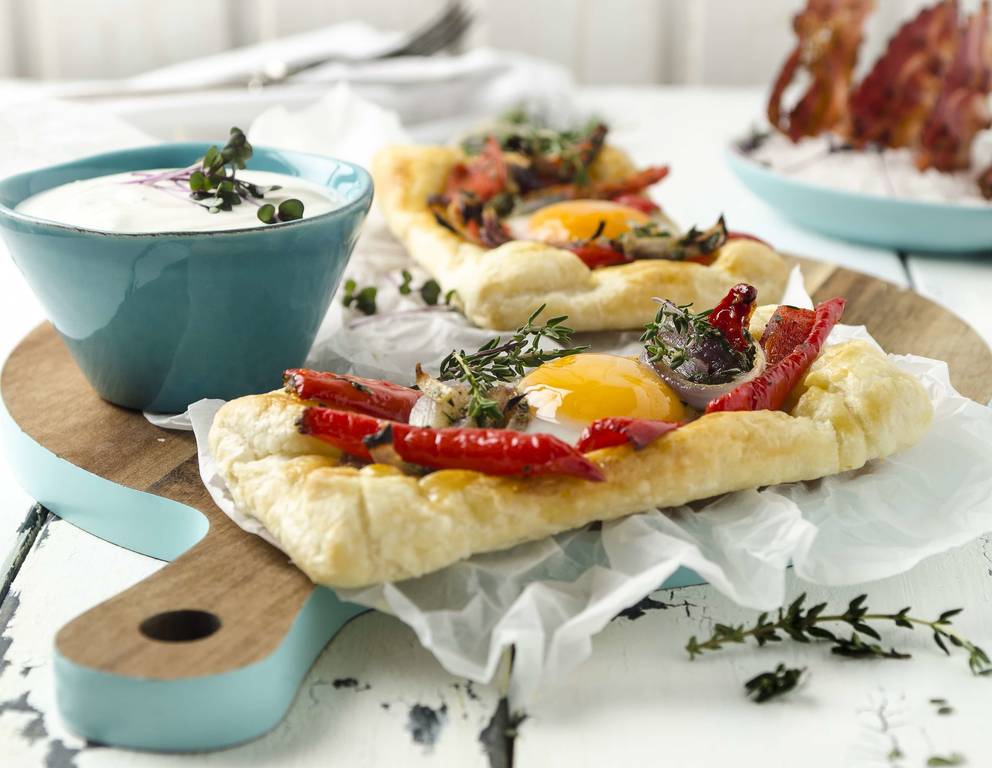 Paprika-Eier-Galettes mit knusprigem Frühstücksspeck Paprika-Eier-Galettes mit knusprigem Frühstücksspeck