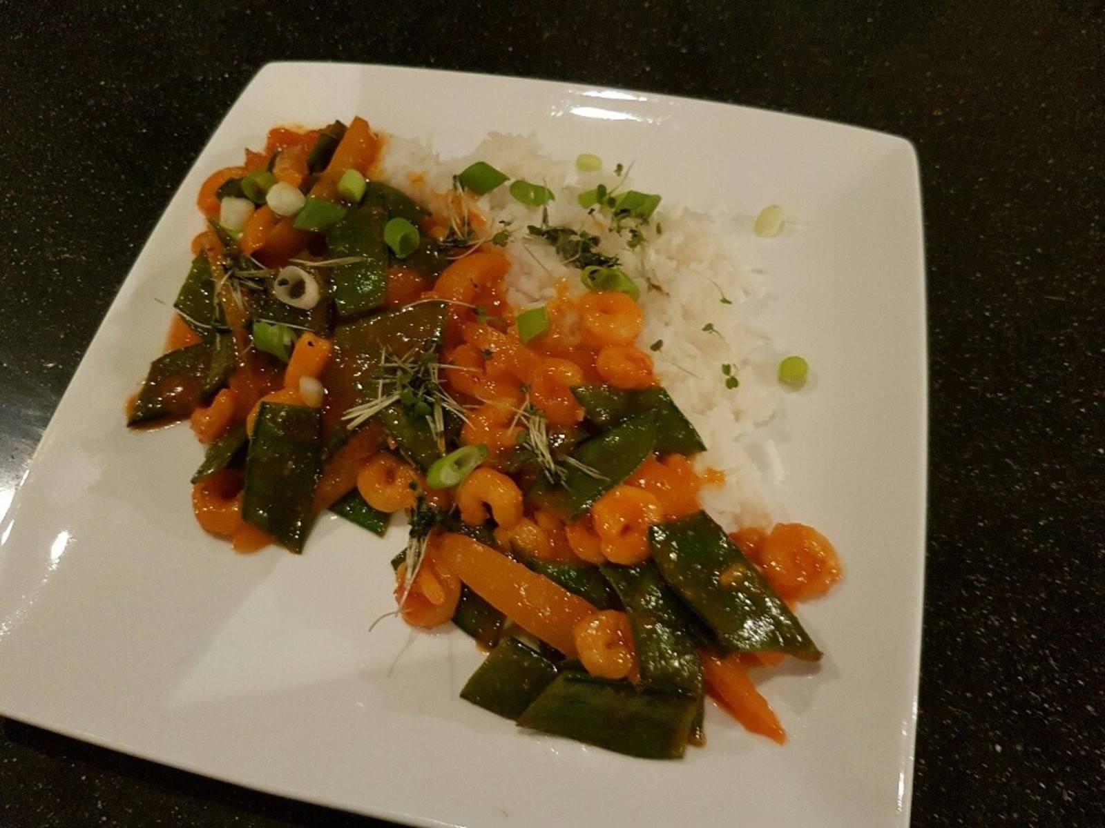 Rotes Garnelen-Curry mit Zuckerschoten Rezept - ichkoche.de Rotes Garnelen-Curry mit Zuckerschoten Rezept - ichkoche.de