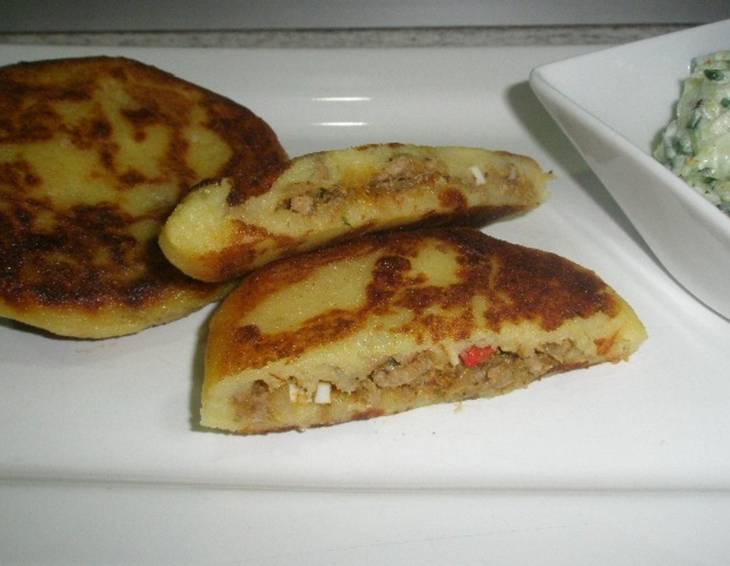 Peruanisch gefüllte Kartoffeln Peruanisch gefüllte Kartoffeln