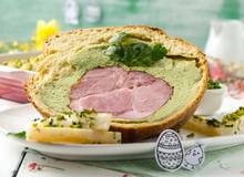 Osterschinken im Kartoffelbrotmantel mit Majoran-Petersilienpesto und Schwarzwurzeln Osterschinken im Kartoffelbrotmantel mit Majoran-Petersilienpesto und Schwarzwurzeln