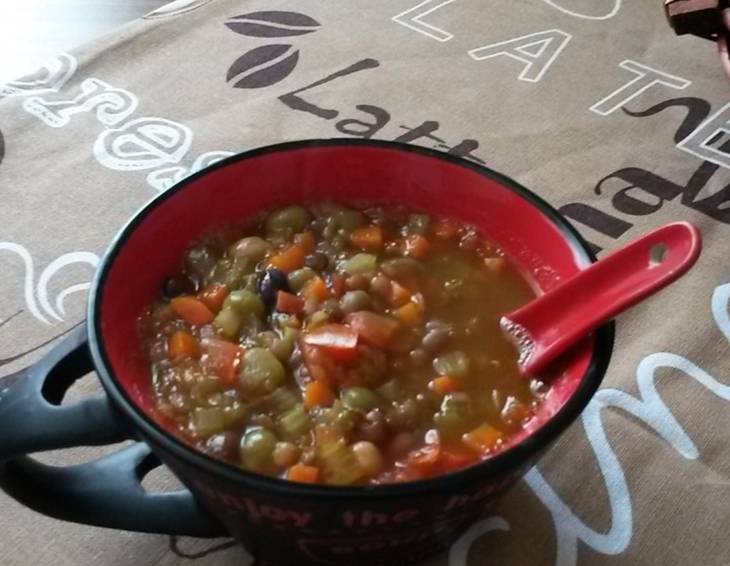 Hülsenfrüchte-Gemüse-Suppe Hülsenfrüchte-Gemüse-Suppe