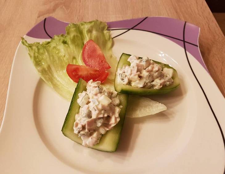 Pikant gefüllte Gurken Pikant gefüllte Gurken