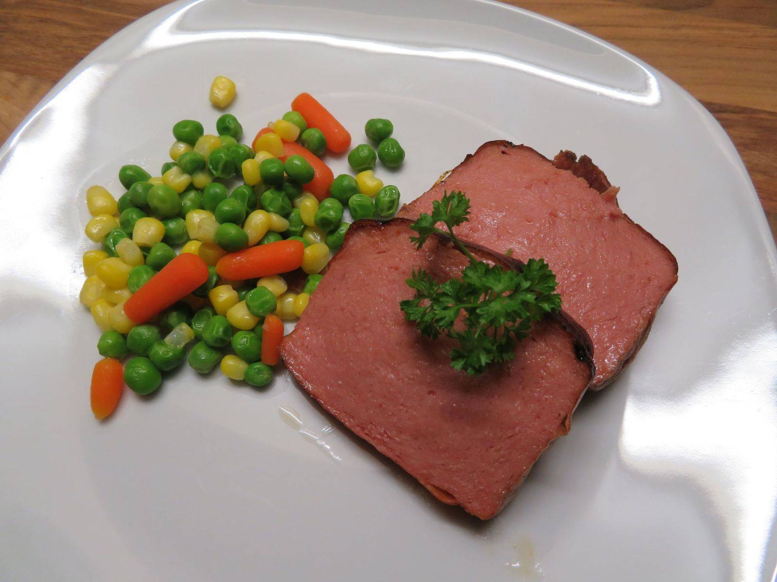 Gemüsepfanne mit Leberkäse