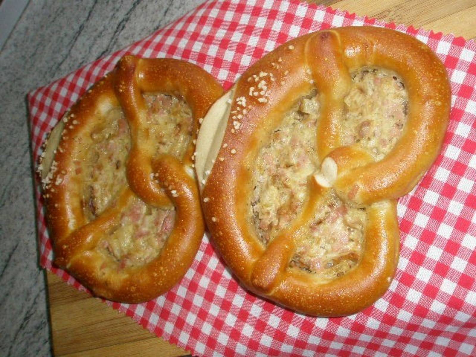 Schwäbische Brezeln Rezept - ichkoche.ch Schwäbische Brezeln Rezept - ichkoche.ch