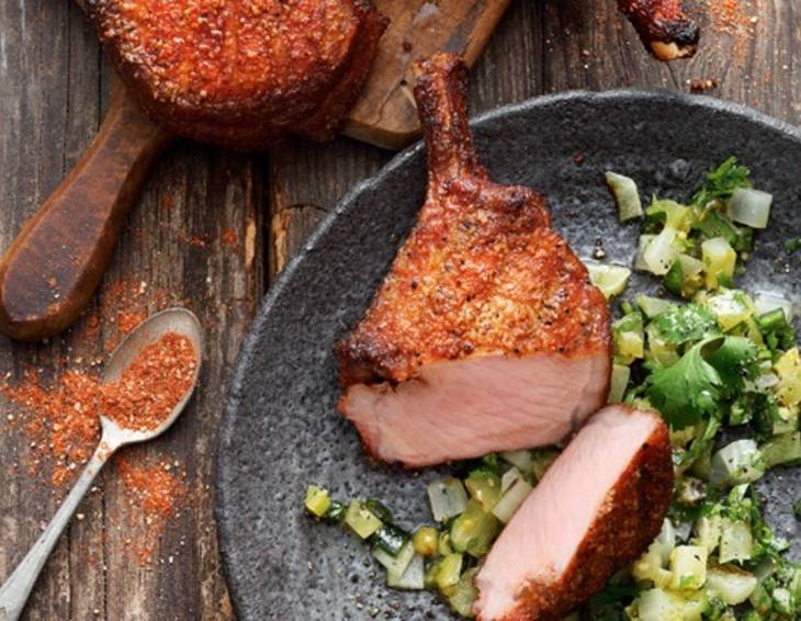 Chilischarfe Schweinekoteletts mit Tomatillo-Salsa Chilischarfe Schweinekoteletts mit Tomatillo-Salsa