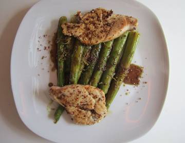 Marinierter Spargel mit Putenschnitzel natur