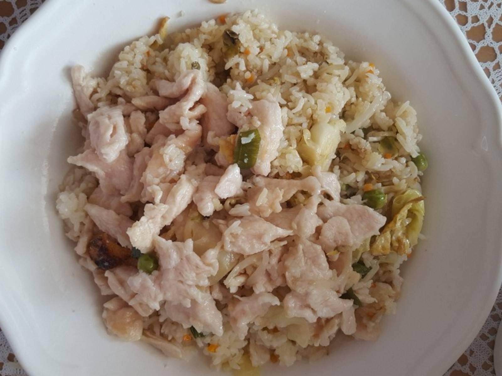 Asiatischer Reis mit zartem Huhn Rezept - ichkoche.de Asiatischer Reis mit zartem Huhn Rezept - ichkoche.de