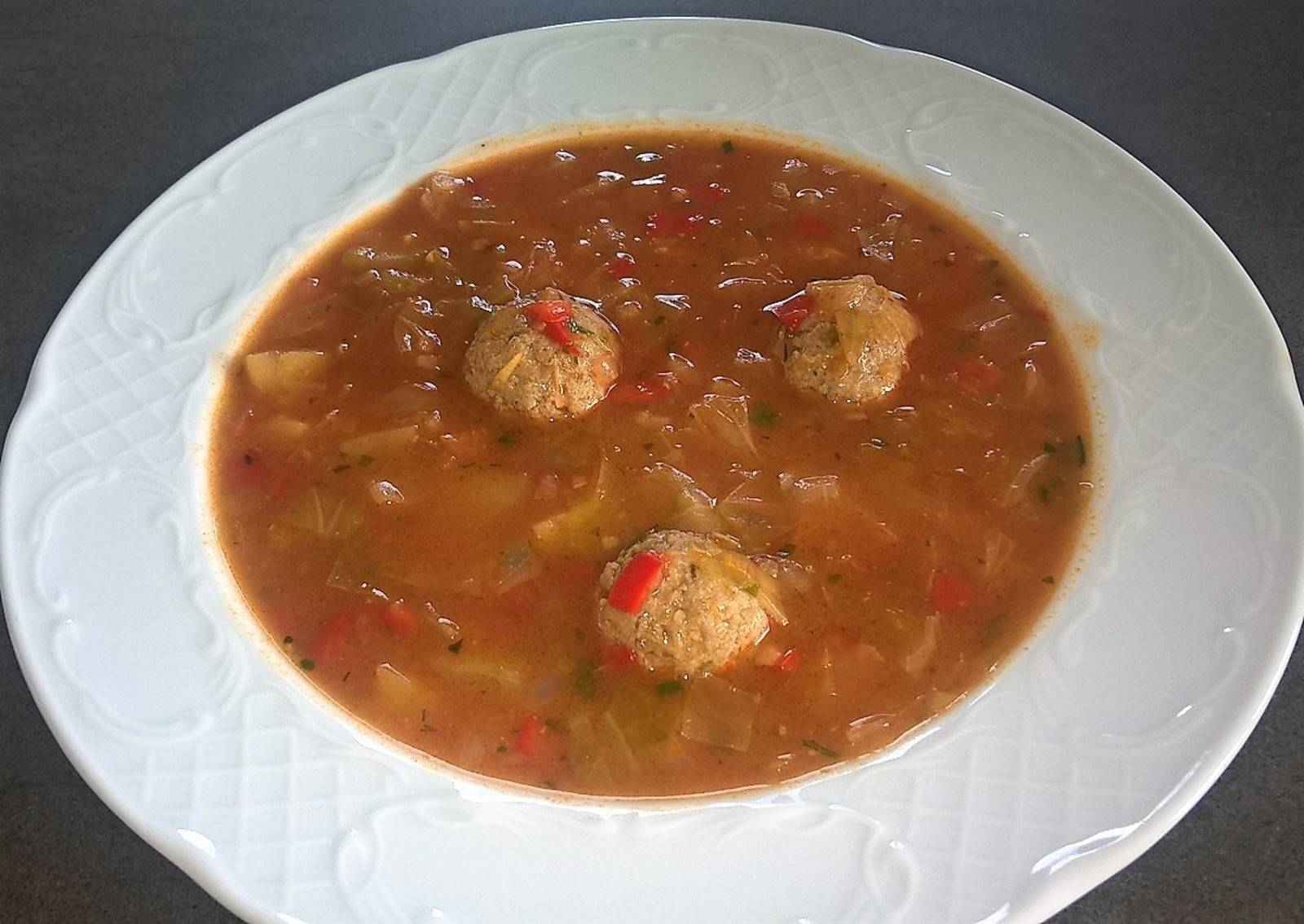 Krautsuppe mit Fleischknöderl