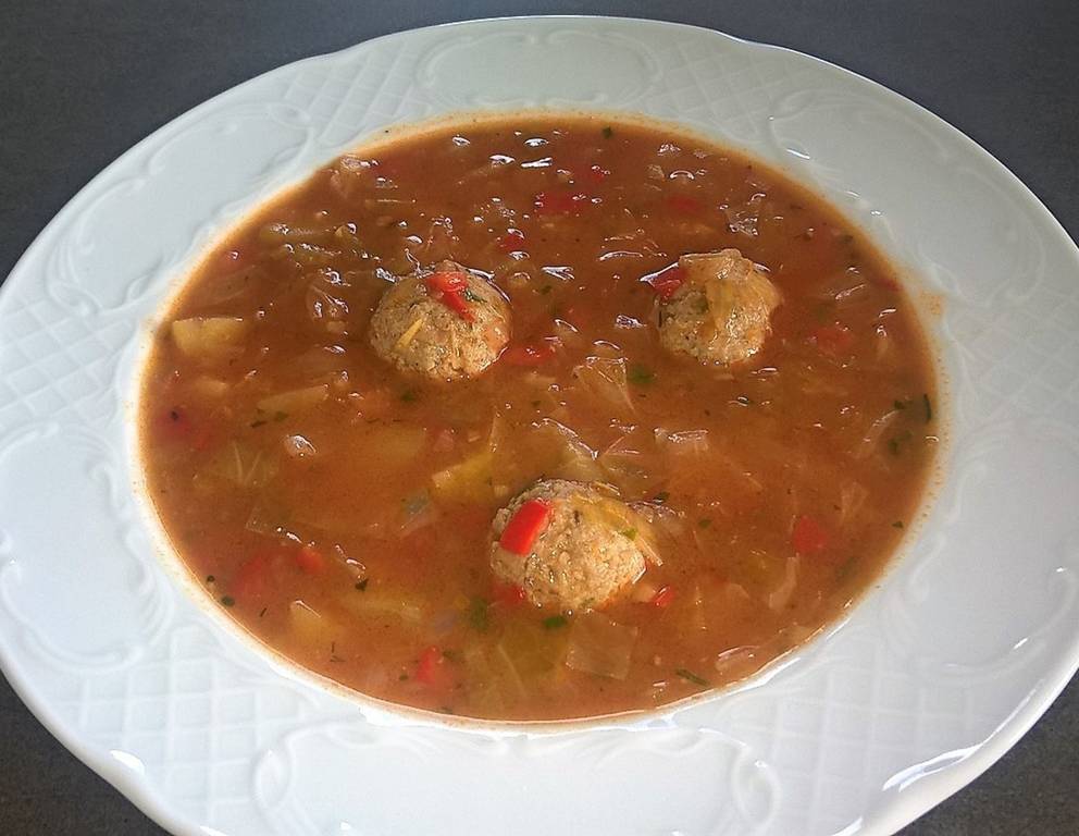 Krautsuppe mit Fleischknöderl Krautsuppe mit Fleischknöderl