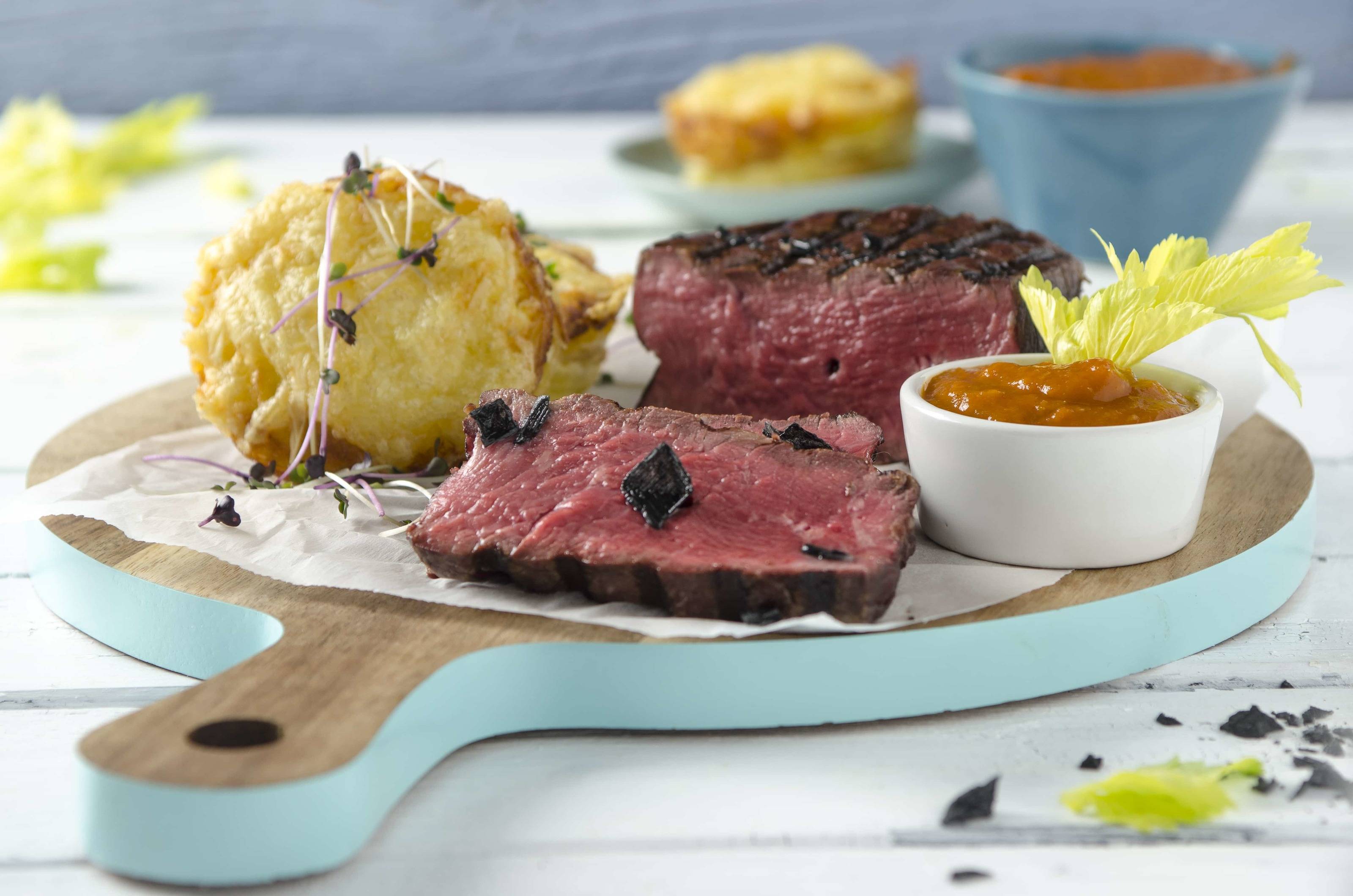 Gegrilltes Rinderfilet mit Bitterorangen-BBQ-Sauce Rezept