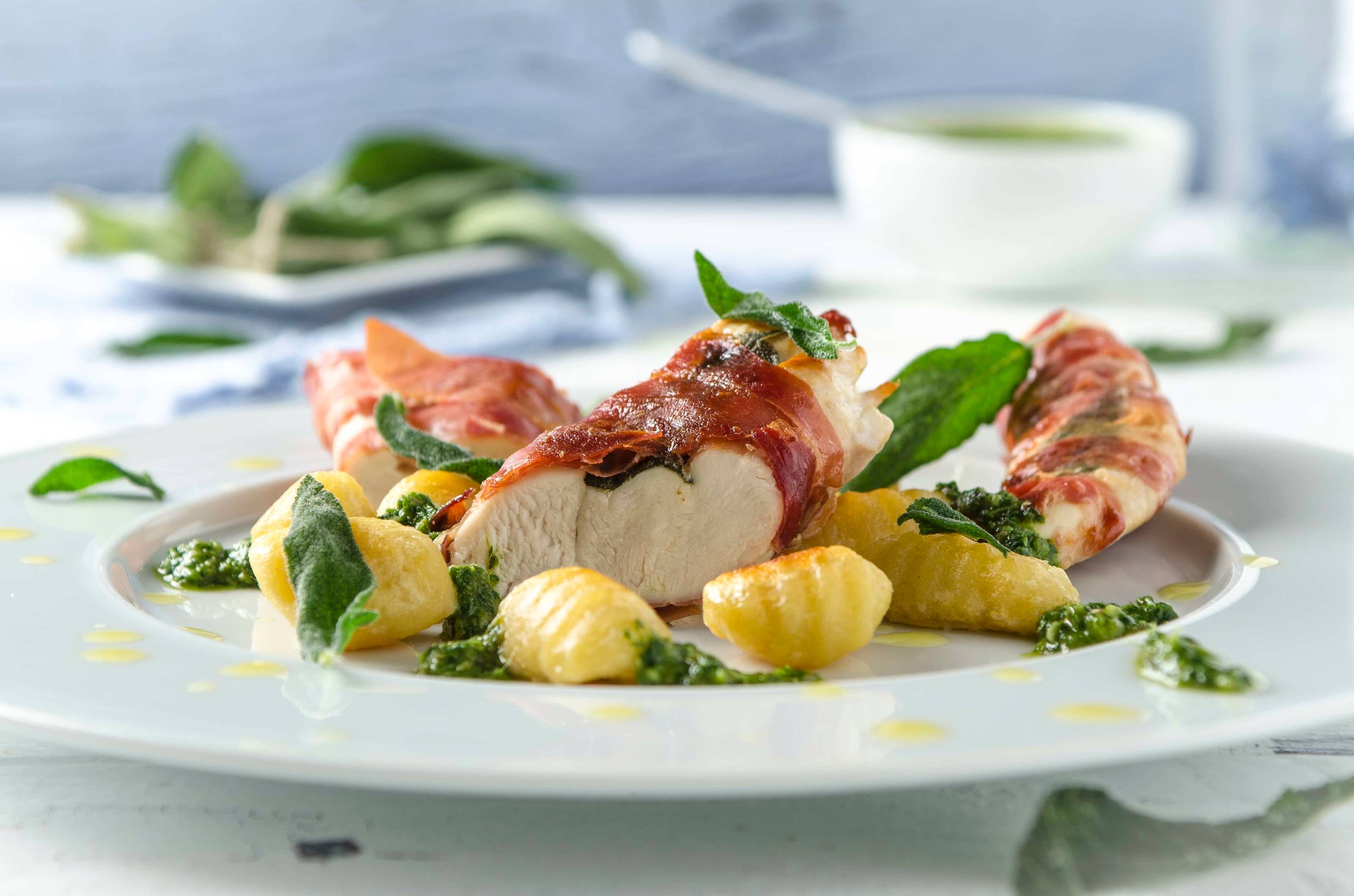 Saltimbocca vom Huhn mit Gnocchi und Salsa Verde Rezept