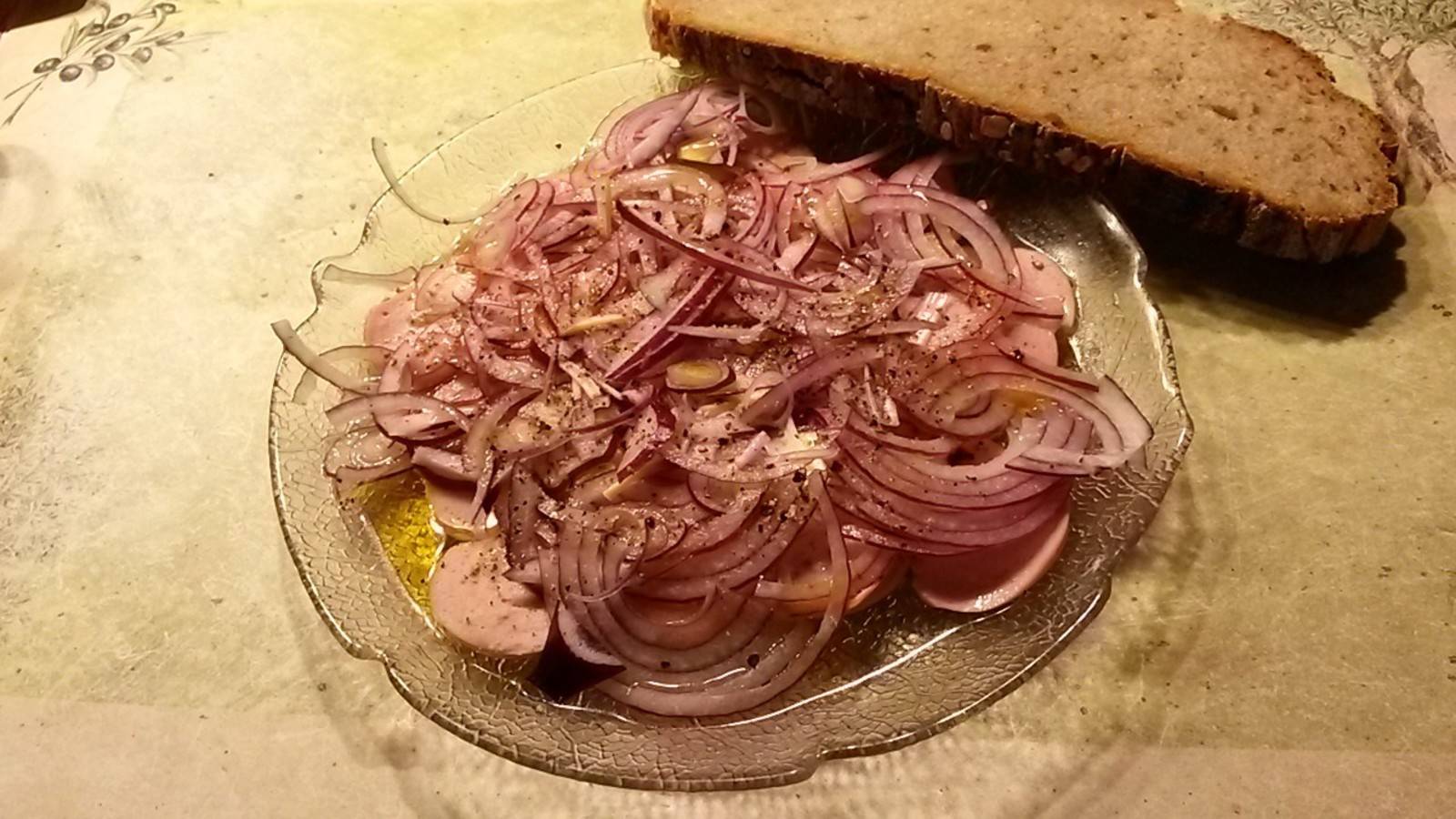 Saure Zwiebel-Wurst