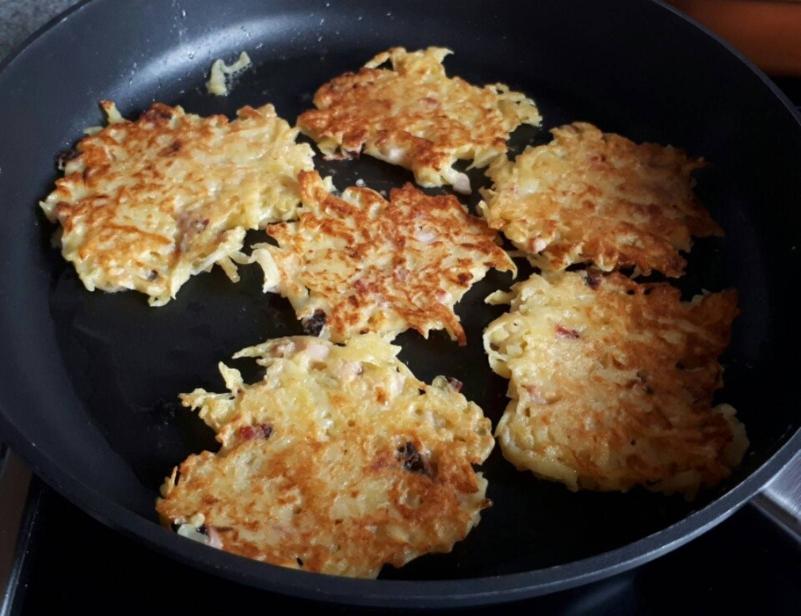 Kartoffelpuffer mit Speck Rezept - ichkoche.at Kartoffelpuffer mit Speck Rezept - ichkoche.at