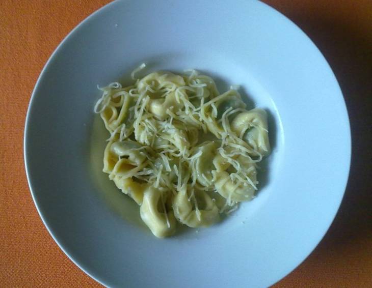 Tortellini mit Spinat-Ricottafüllung