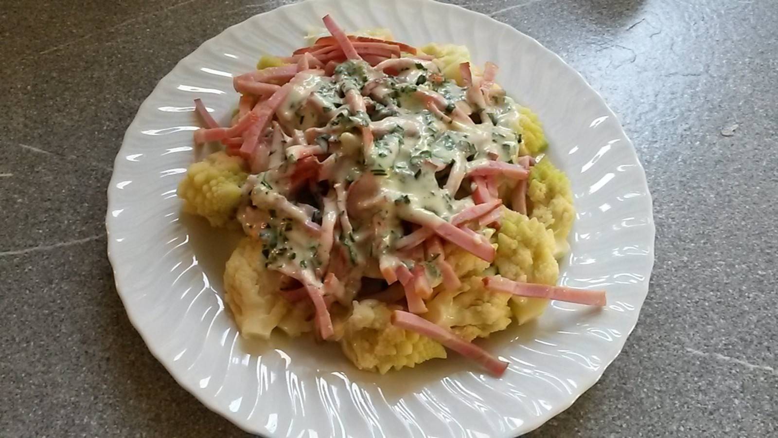 Romanesco mit Bärlauch-Käsesauce Rezept - ichkoche.ch Romanesco mit Bärlauch-Käsesauce Rezept - ichkoche.ch