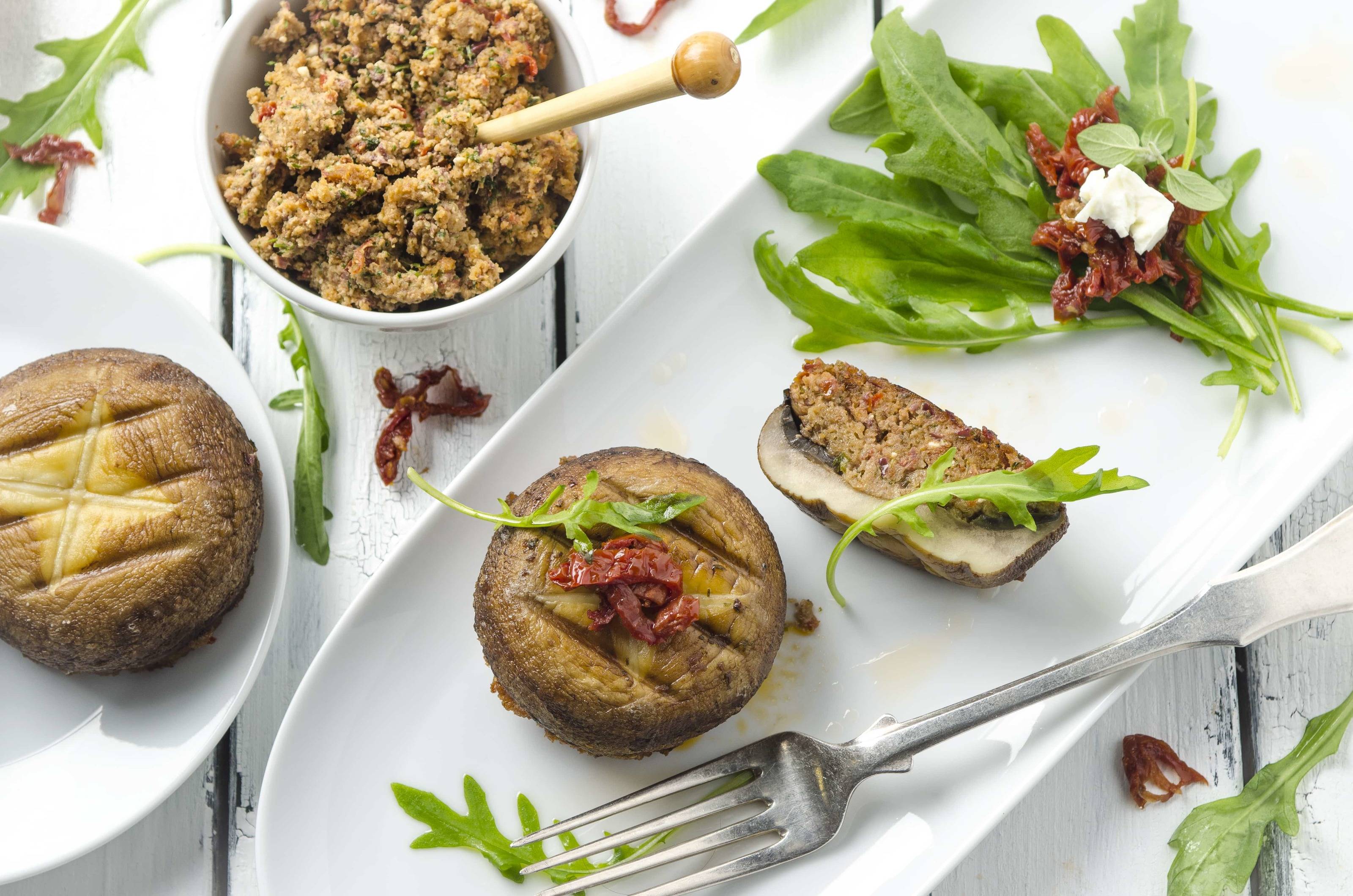 Mediterran gefüllte Portobello-Pilze Rezept - ichkoche.de Mediterran gefüllte Portobello-Pilze Rezept - ichkoche.de