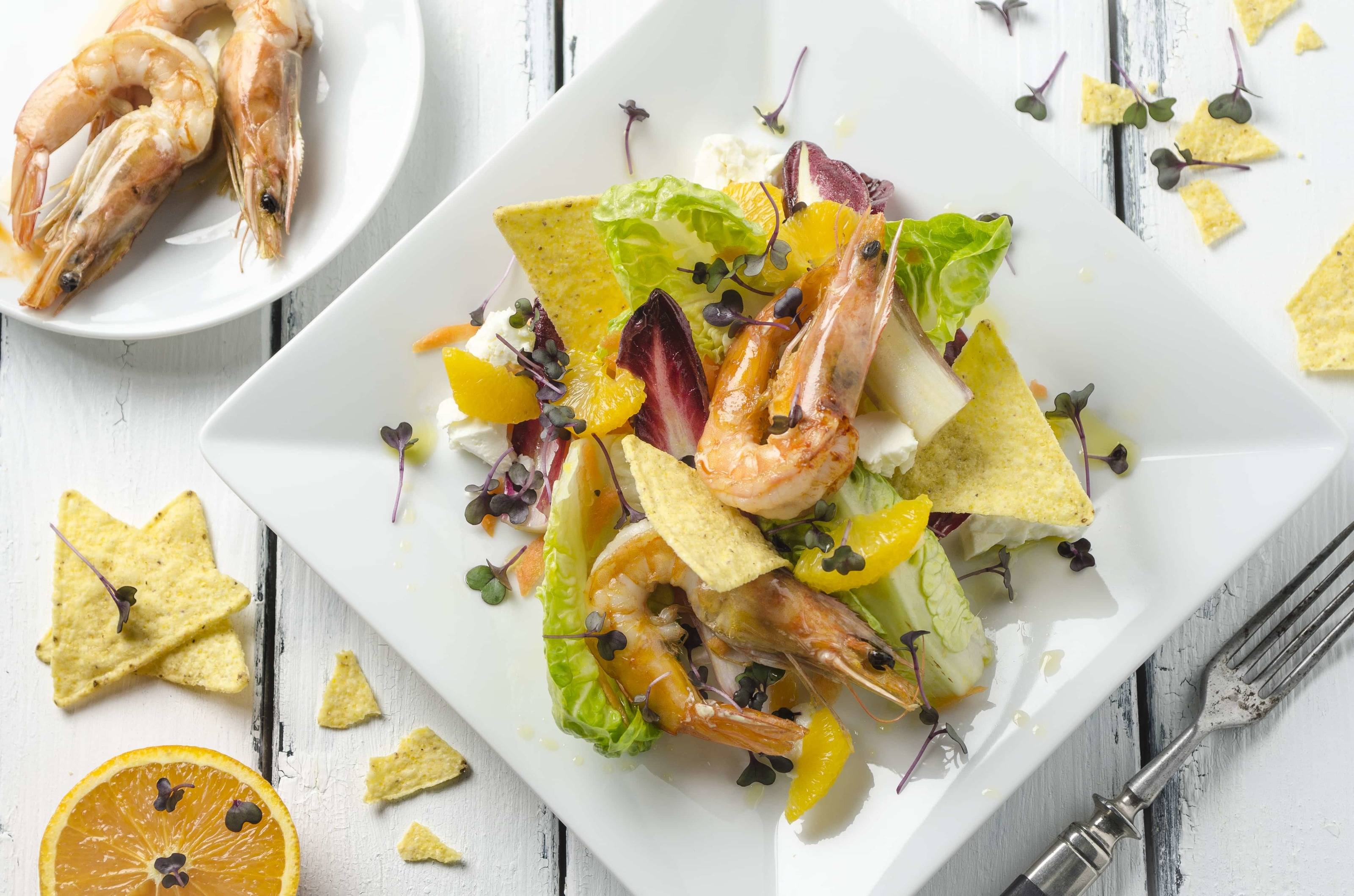 Orangen-Karotten-Chicorée-Salat mit Garnelen Rezept