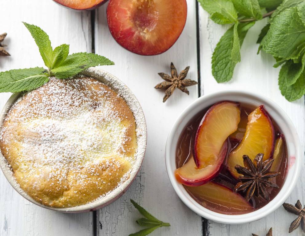 Topfenauflauf mit marinierten Zwetschken Topfenauflauf mit marinierten Zwetschken