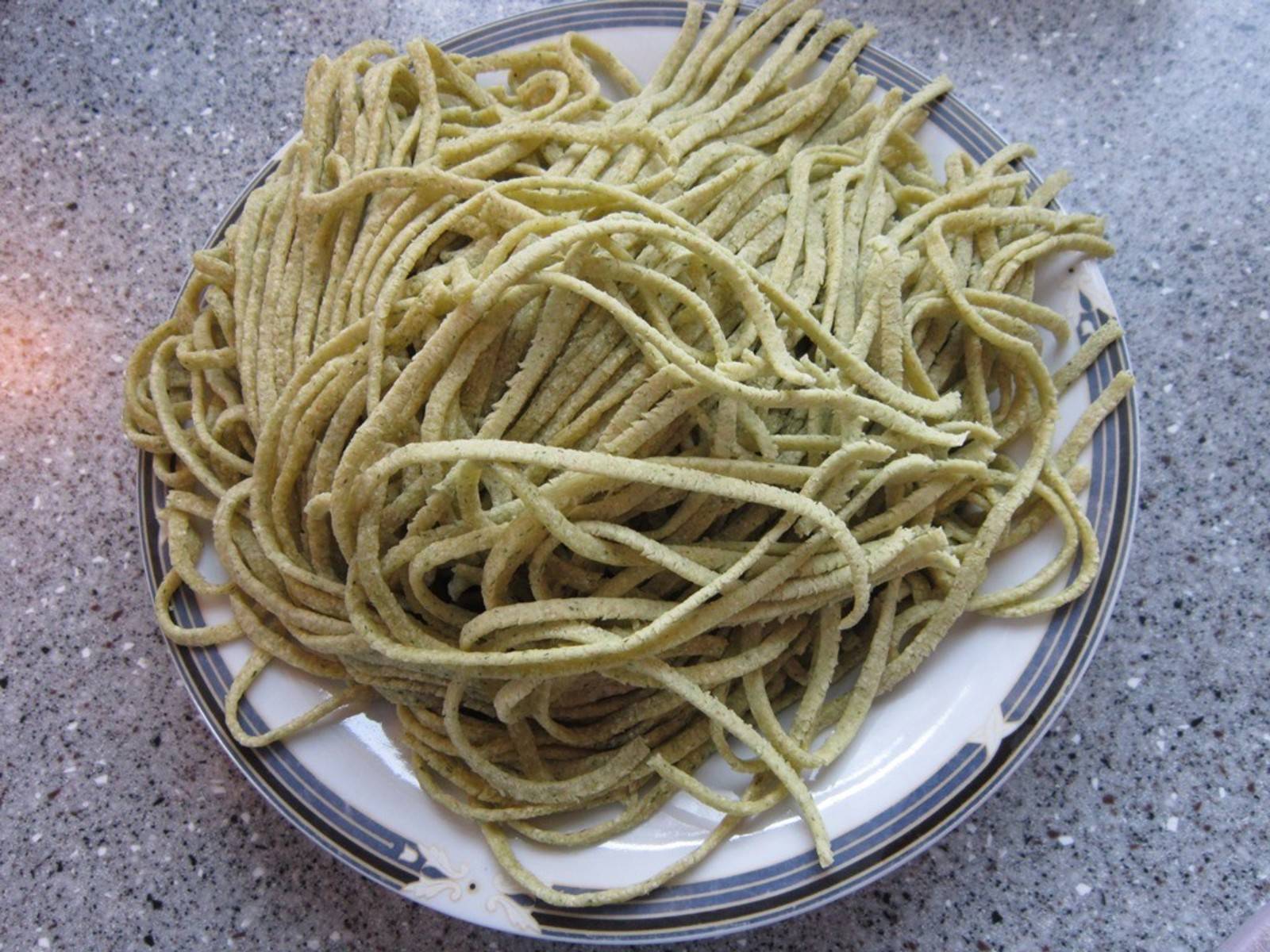 Bärlauchnudeln Rezept - ichkoche.at Bärlauchnudeln Rezept - ichkoche.at