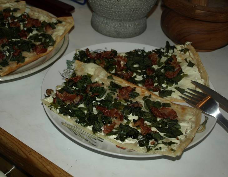 Flammkuchen mit Bärlauch Flammkuchen mit Bärlauch