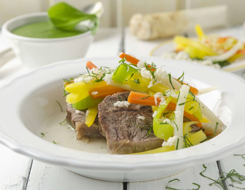 Schulterscherzerl aus dem Dampfgarer mit Bärlauchspinat Schulterscherzerl aus dem Dampfgarer mit Bärlauchspinat