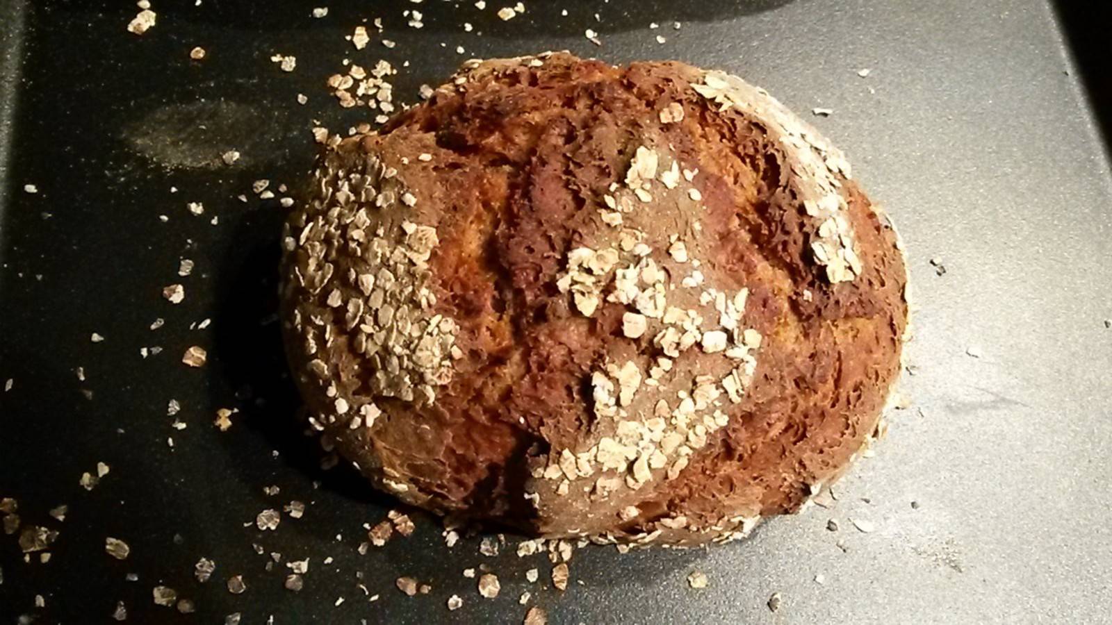Buttermilchbrot mit Haferflocken