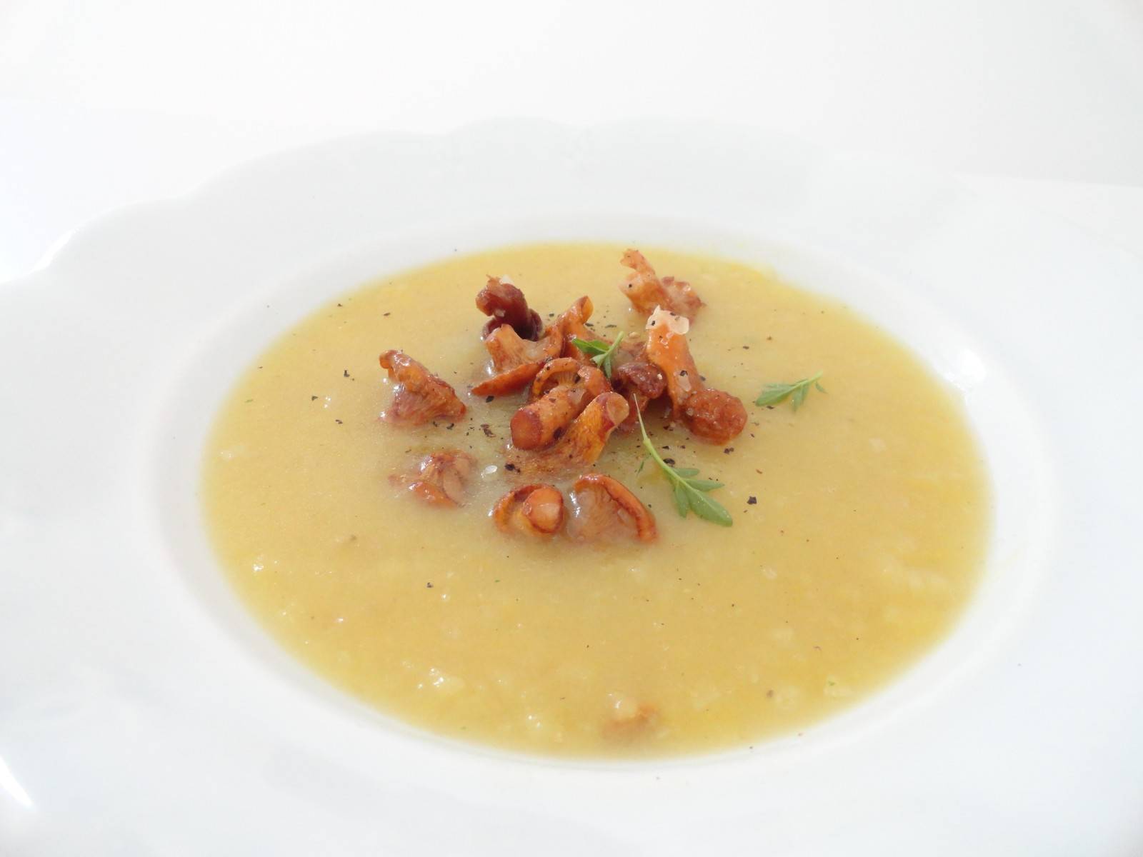 Kartoffelsuppe mit Eierschwammerl Rezept - ichkoche.de Kartoffelsuppe mit Eierschwammerl Rezept - ichkoche.de