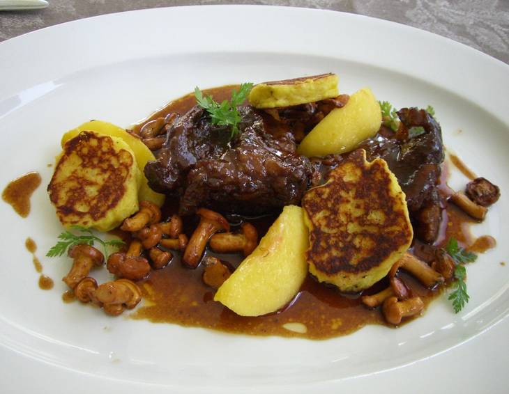 Geschmorte Rinderbäckchen in Spätburgunder Geschmorte Rinderbäckchen in Spätburgunder
