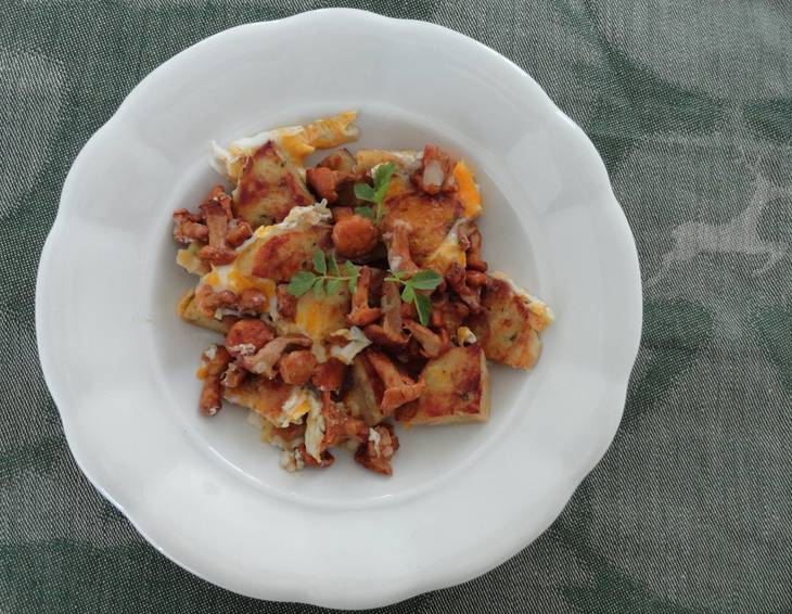 Geröstete Knödel mit Recherln (Eierschwammerl) Geröstete Knödel mit Recherln (Eierschwammerl)